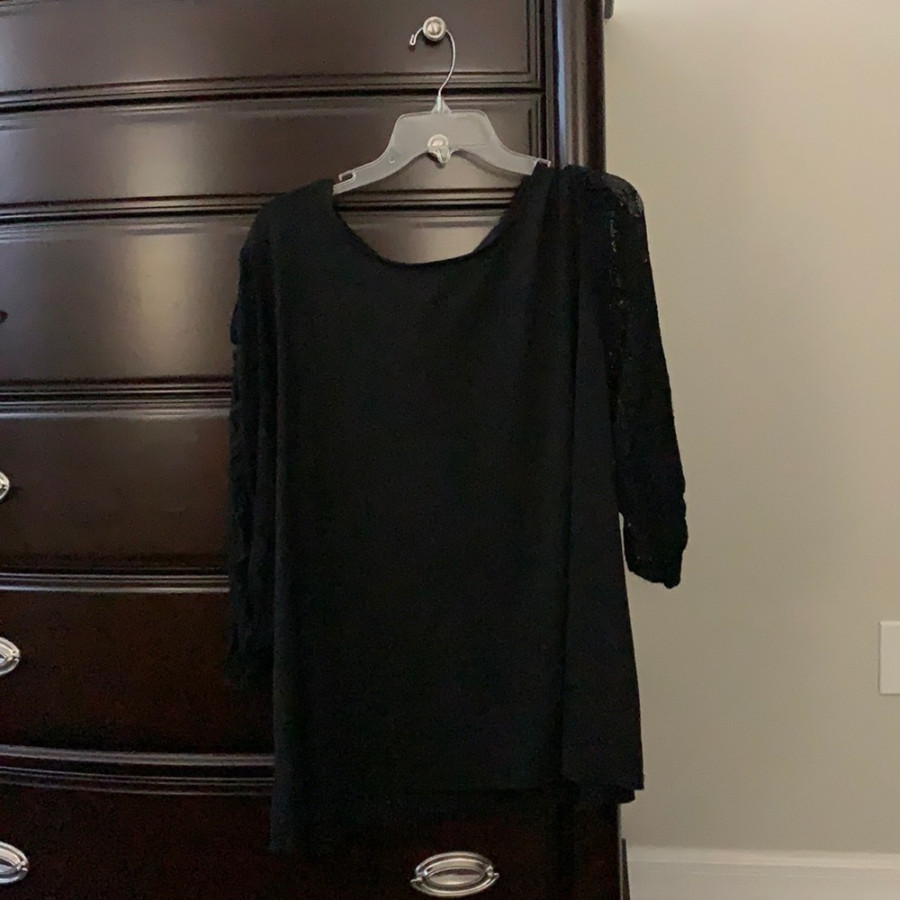 Women’s Adrienne Vittadadini blouse w/ Lace Sleeve